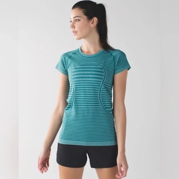 Lululemon Swiftly Short Sleeve Shirt 2 - Picture 1 of 4